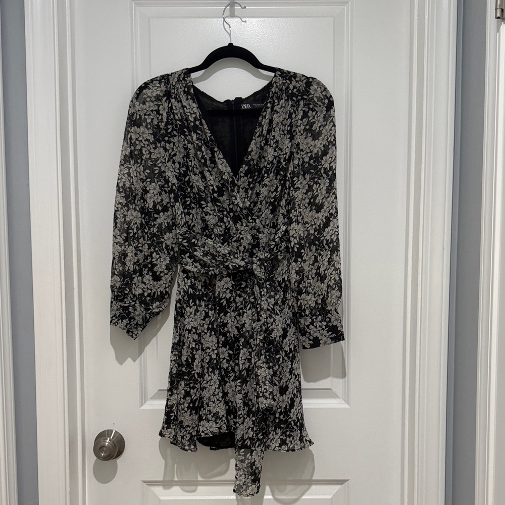 Zara Black and White Floral Long Sleeve Dress
